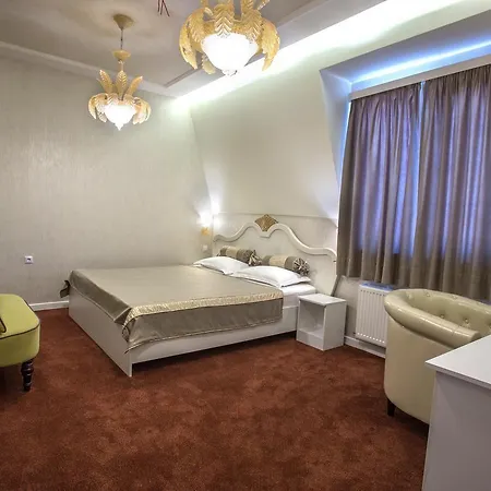 Garden 3* شومن