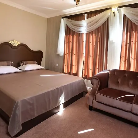 Garden Hotel 3*