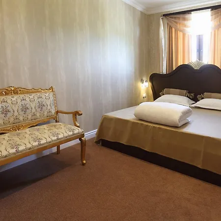 Garden Hotel 3*