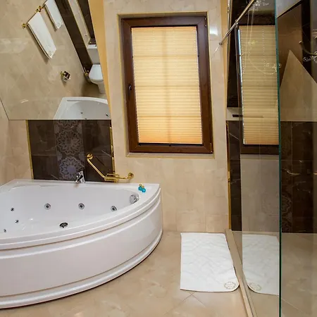فندق Garden 3*
